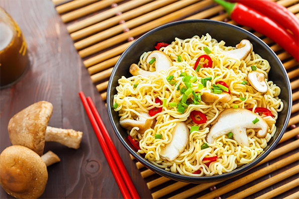 インスタントラーメンで作ることができるもの