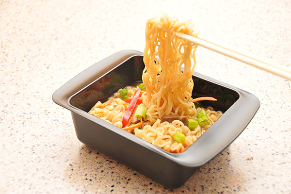 インスタントラーメンの効用と弊害