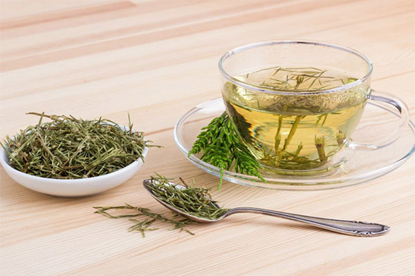 スギナを用いた薬用組成物の種類