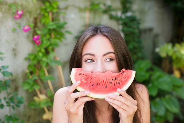 授乳中にスイカを食べることはできますか？