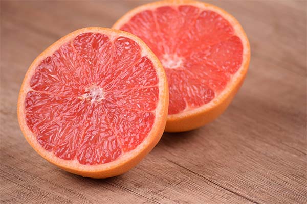 夜、グレープフルーツを食べても大丈夫？