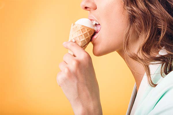 母乳育児中の母親の食事にアイスクリームを取り入れるには