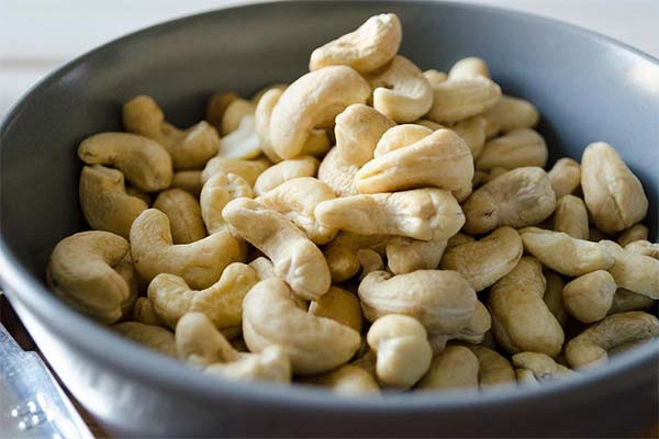 カシューナッツの正しい食べ方