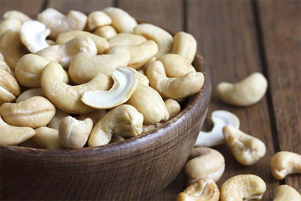 母乳育児中のお母さんの食事にカシューナッツを取り入れるには