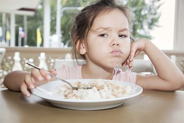 子どもが食べるのを嫌がるときの対処法