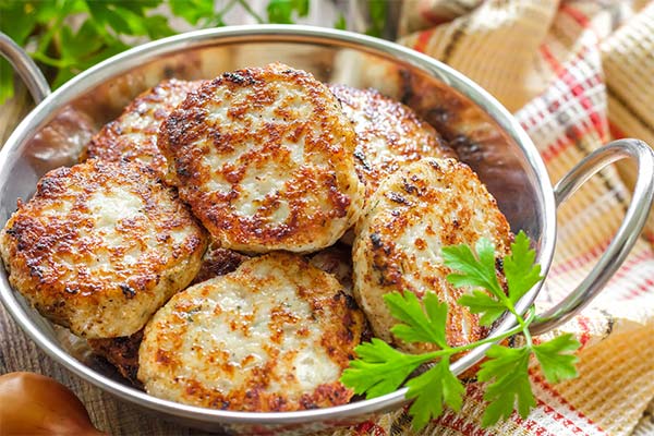 ジューシーでおいしいカツを作る食材とは