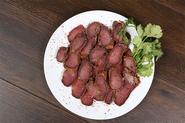 豚肉のバストゥルマ
