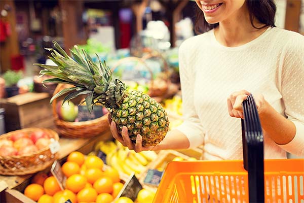 パイナップルを買ったときの美味しい熟れ具合の見分け方
