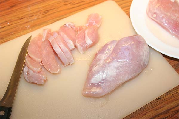 鶏の切り身の腐敗の兆候