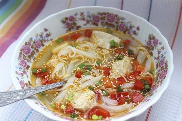 ライスヌードル入りチキンラーメン