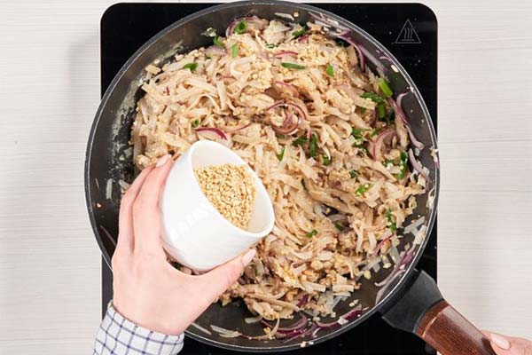 鶏肉のパッタイ